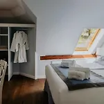 Weiss *