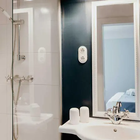 Weiss Hotel