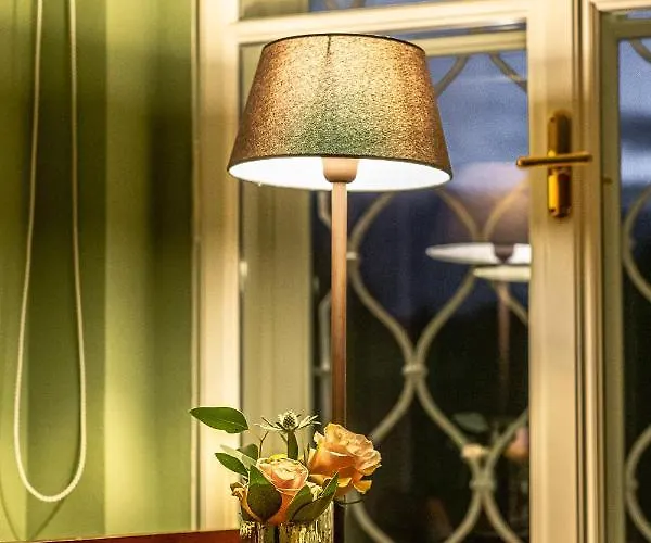 Weiss Ξενοδοχείο *